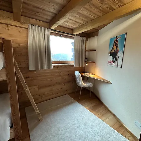 Paradise - Ski-in Luxury With Sauna & Panoramic Mountain Views In בקתה