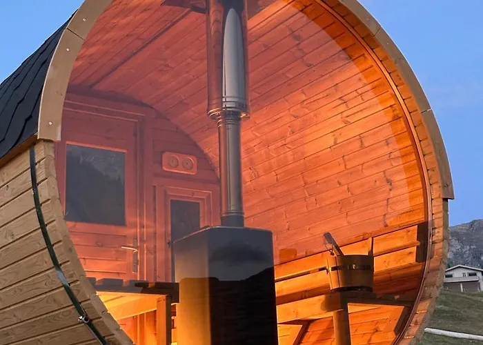 Paradise - Ski-in Luxury With Sauna & Panoramic Mountain Views In בקתה