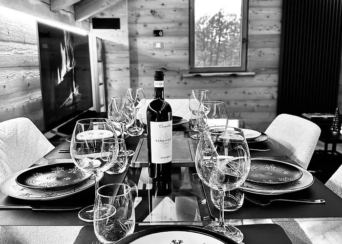 Paradise - Ski-in Luxury With Sauna & Panoramic Mountain Views In