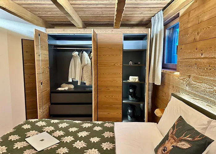 Paradise - Ski-in Luxury With Sauna & Panoramic Mountain Views In בקתה