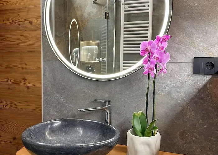 Paradise - Ski-in Luxury With Sauna & Panoramic Mountain Views In Chalet