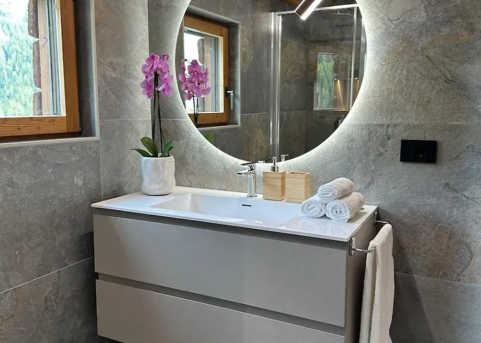 Paradise - Ski-in Luxury With Sauna & Panoramic Mountain Views In Chalet *